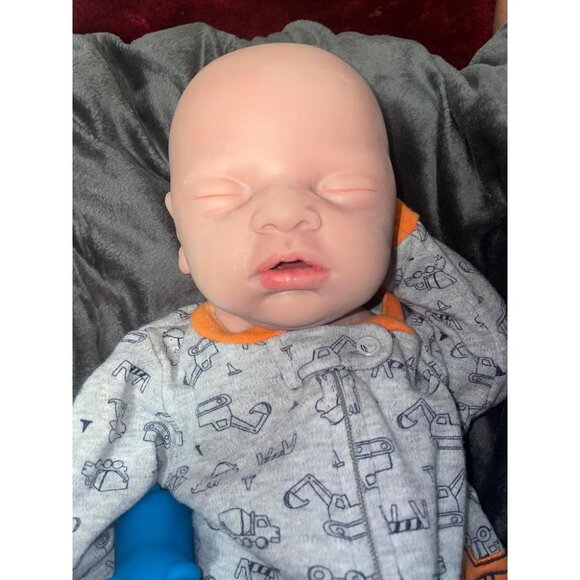 🆕17 inch Full Body Platinum Silicone Bald Baby Dolls Sleeping Closed Mouth Boy - Picture 2 of 10